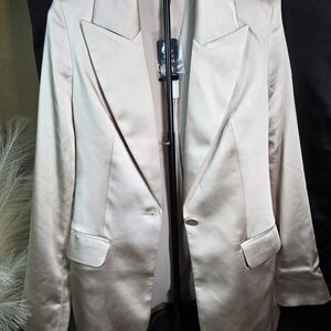 Elegant Cream Women's Blazer